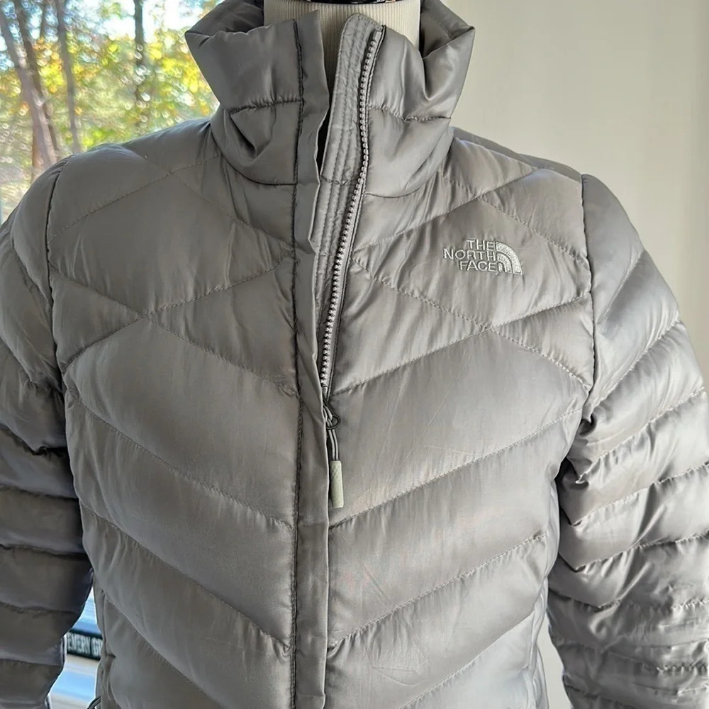 The North Face Down Coat, Silver, Size Small, EUC - Picture 4 of 10